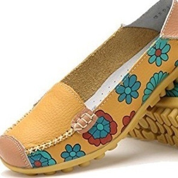 $58 VENUS CELIA Leather walking mocs moccasins size 9 (10.05 inches long) YELLOW - Picture 3 of 3